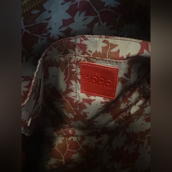 EUC Hobo Purse - Picture 4 of 5
